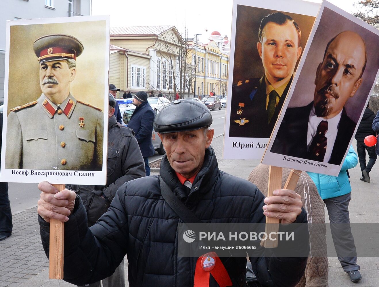 Шествия и митинги, посвященные 102-й годовщине Великого Октября 