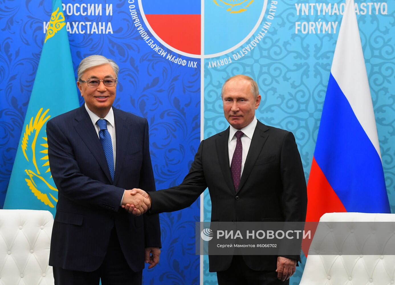 Президент РФ В. Путин принял участие в форуме межрегионального сотрудничества России и Казахстана