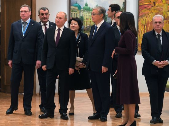 Президент РФ В. Путин принял участие в форуме межрегионального сотрудничества России и Казахстана
