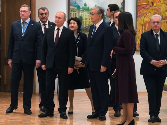 Президент РФ В. Путин принял участие в форуме межрегионального сотрудничества России и Казахстана