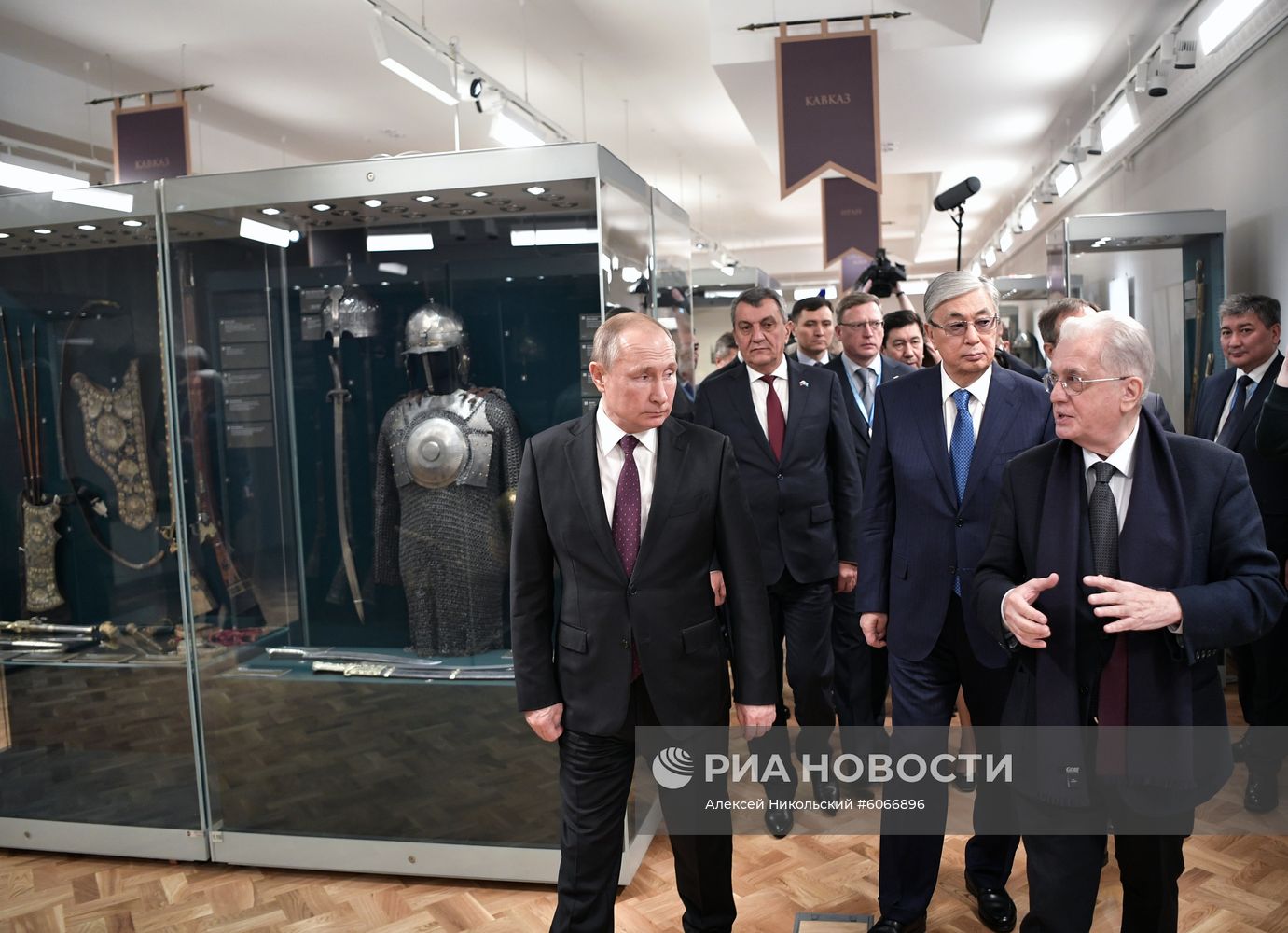 Президент РФ В. Путин принял участие в форуме межрегионального сотрудничества России и Казахстана