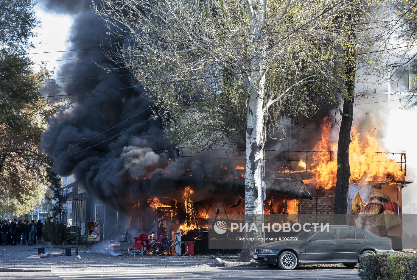 Три взрыва прогремели в кафе в Бишкеке