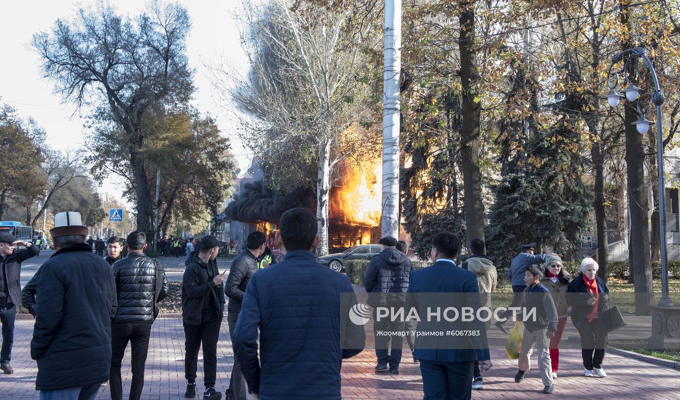 Три взрыва прогремели в кафе в Бишкеке
