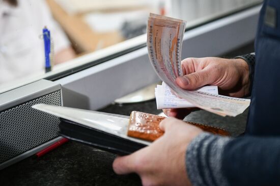 Старт продаж билетов на пассажирские поезда в Крым