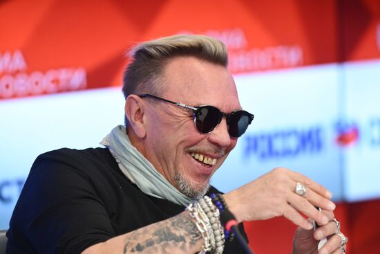 Творческая встреча с рок-музыкантом Г. Сукачевым