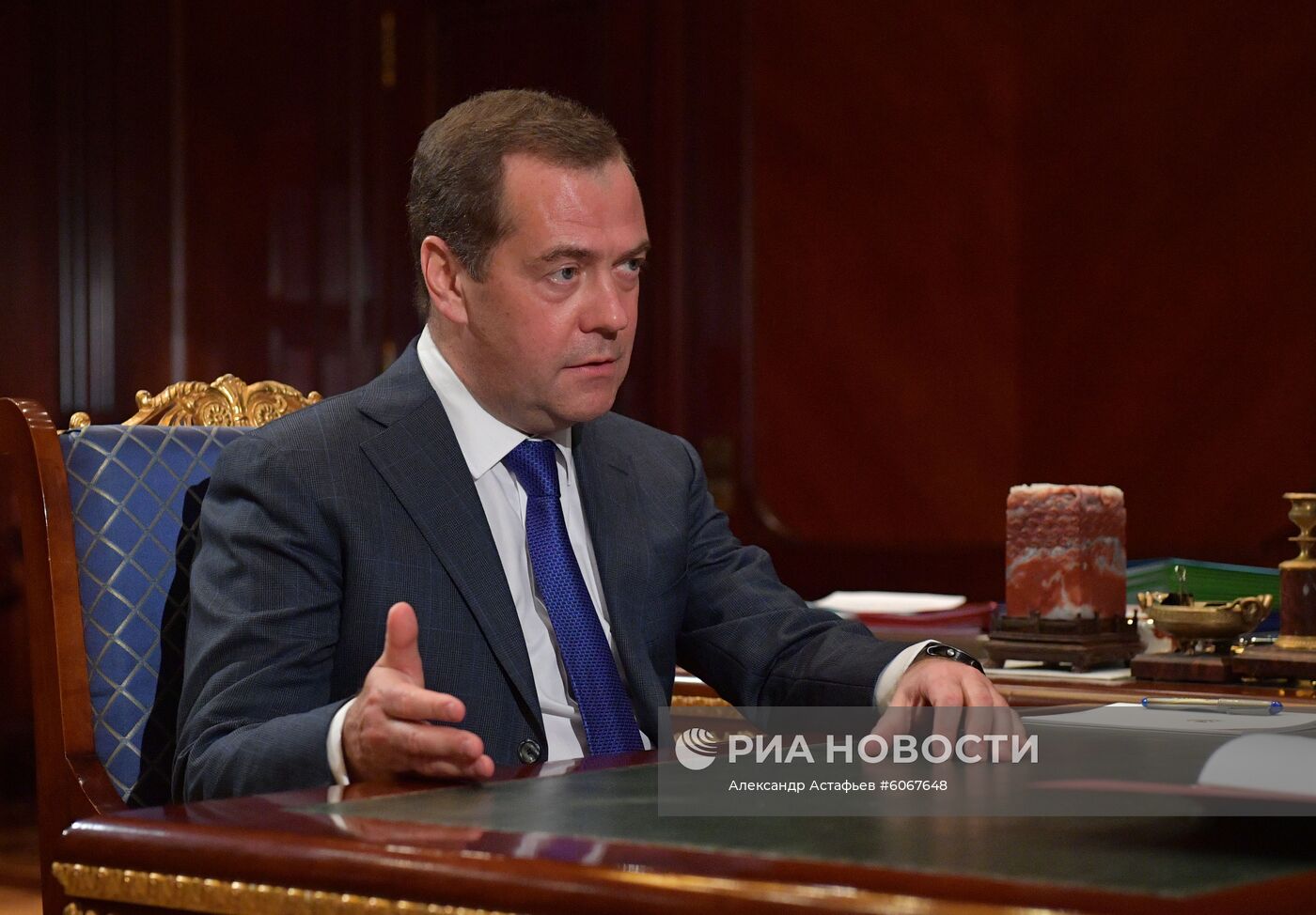 Премьер-министр РФ Д. Медведев встретился с руководителем ФАС РФ И. Артемьевым