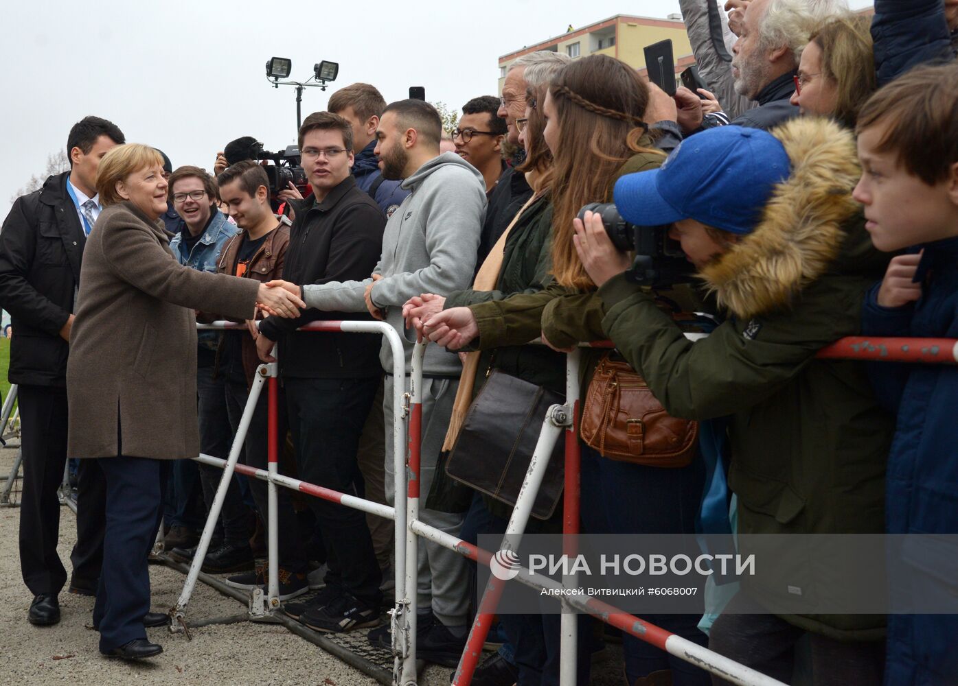 Федеральный канцлер ФРГ Ангела Меркель во время мероприятий по случаю 30-летней годовщины падения Берлинской стены, ознаменовавшего воссоединение населения ФРГ и ГДР. Место: Германия, Берлин. Автор: Алексей Витвицкий/РИА Новости. Мероприятия по случаю 30-летней годовщины падения Берлинской стены