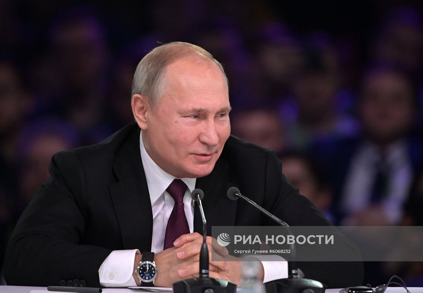 Президент РФ В. Путин принял участие в форуме Восточной Европы по искусственному интеллекту AIJ