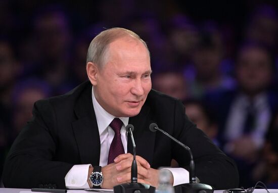 Президент РФ В. Путин принял участие в форуме Восточной Европы по искусственному интеллекту AIJ