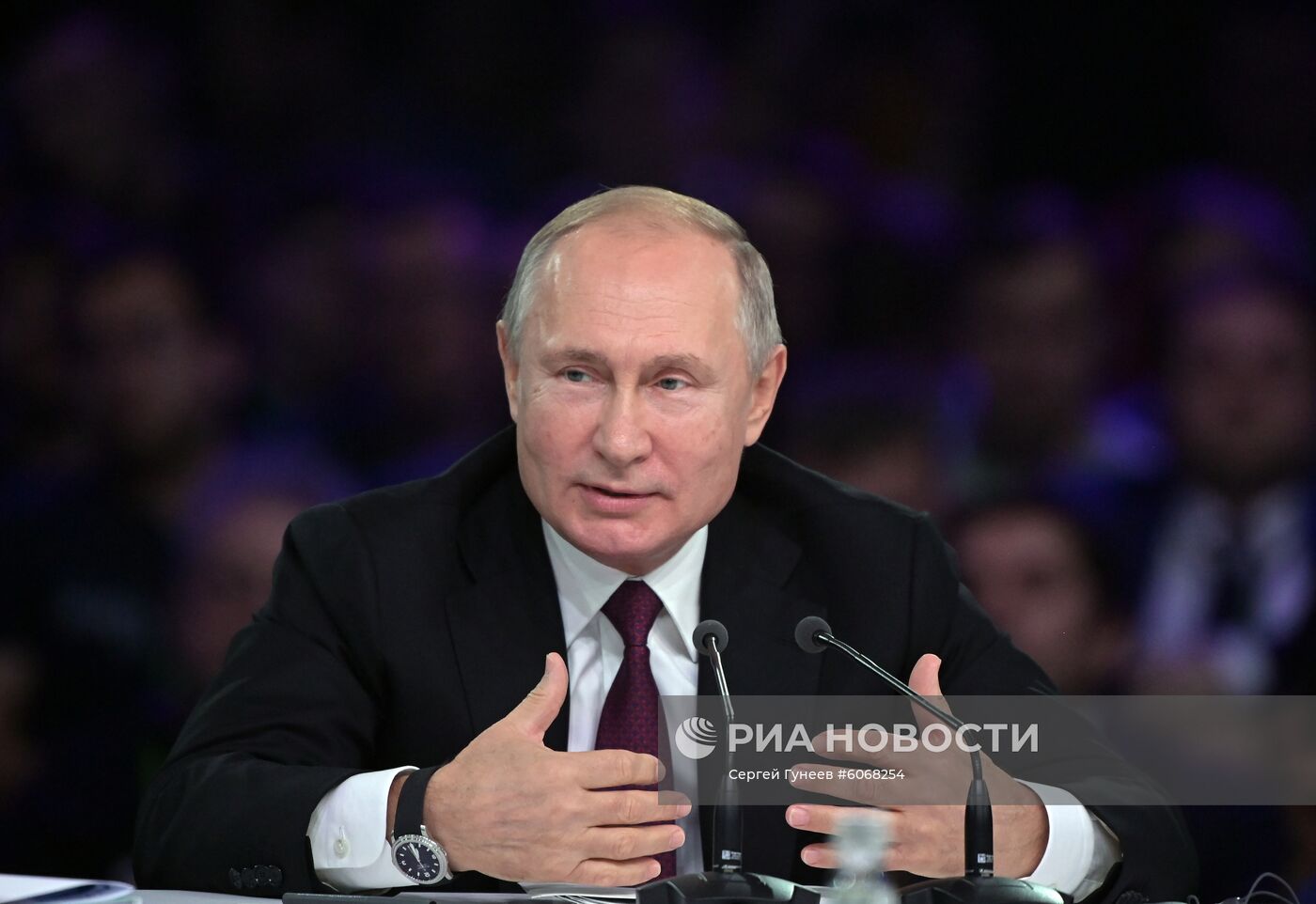 Президент РФ В. Путин принял участие в форуме Восточной Европы по искусственному интеллекту AIJ