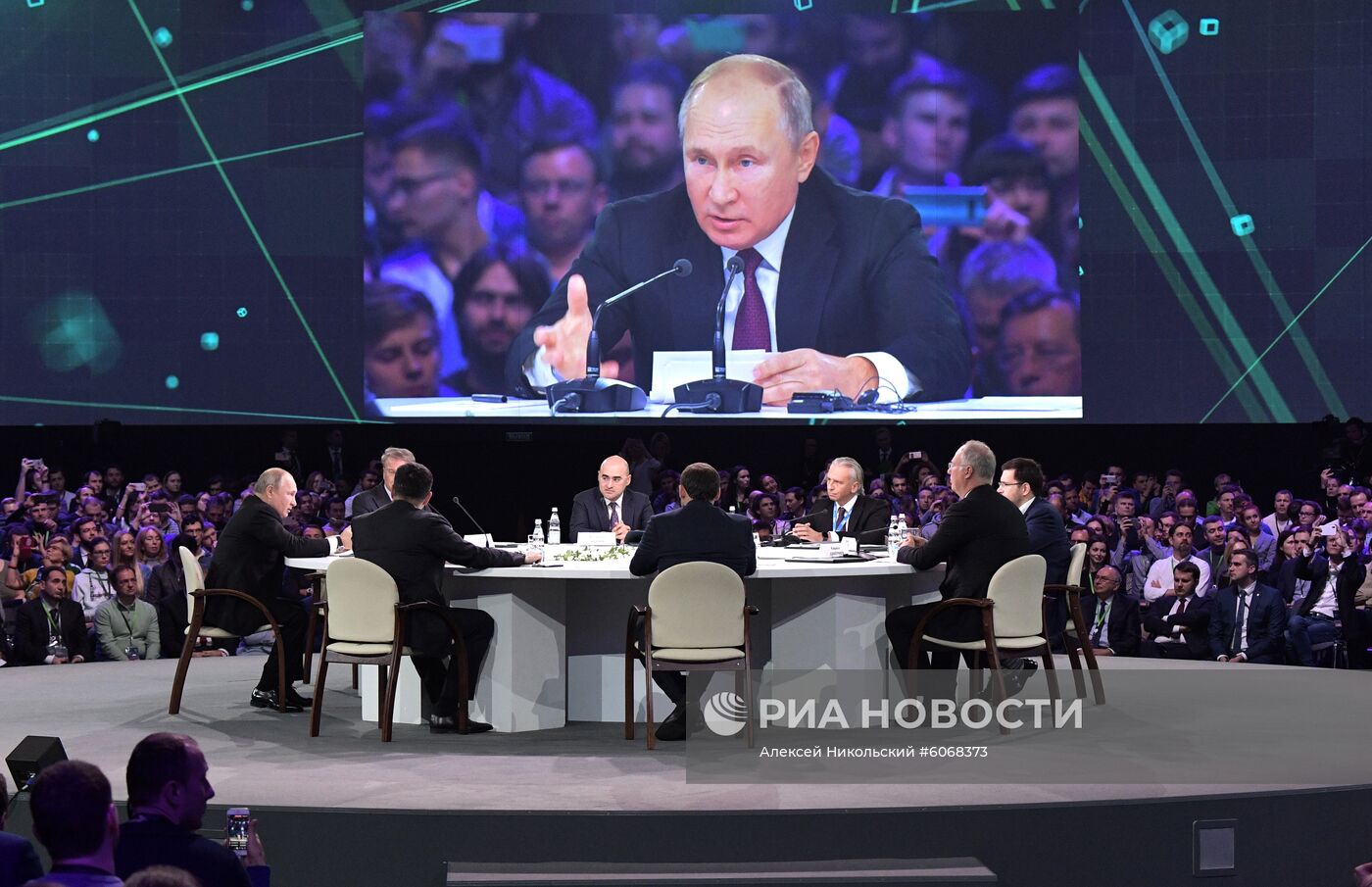 Президент РФ В. Путин принял участие в форуме Восточной Европы по искусственному интеллекту AIJ