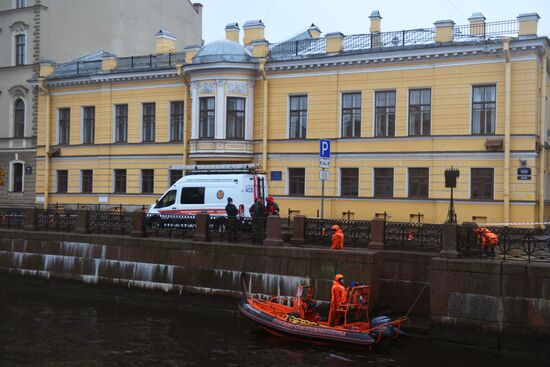 Следственные действия на реке Мойке в Санкт-Петербурге