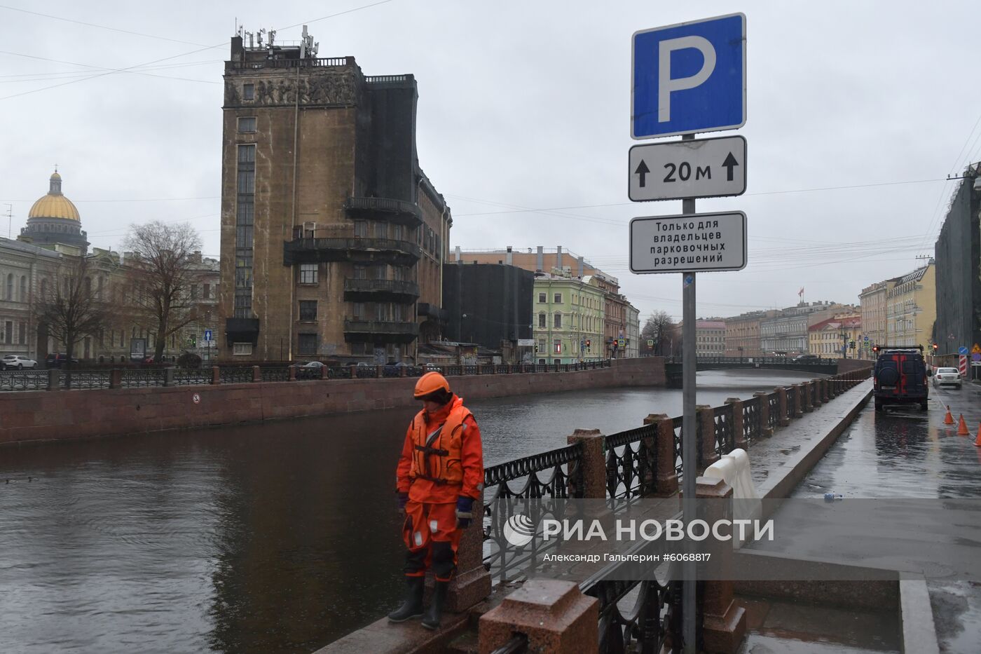 Следственные действия на реке Мойке в Санкт-Петербурге