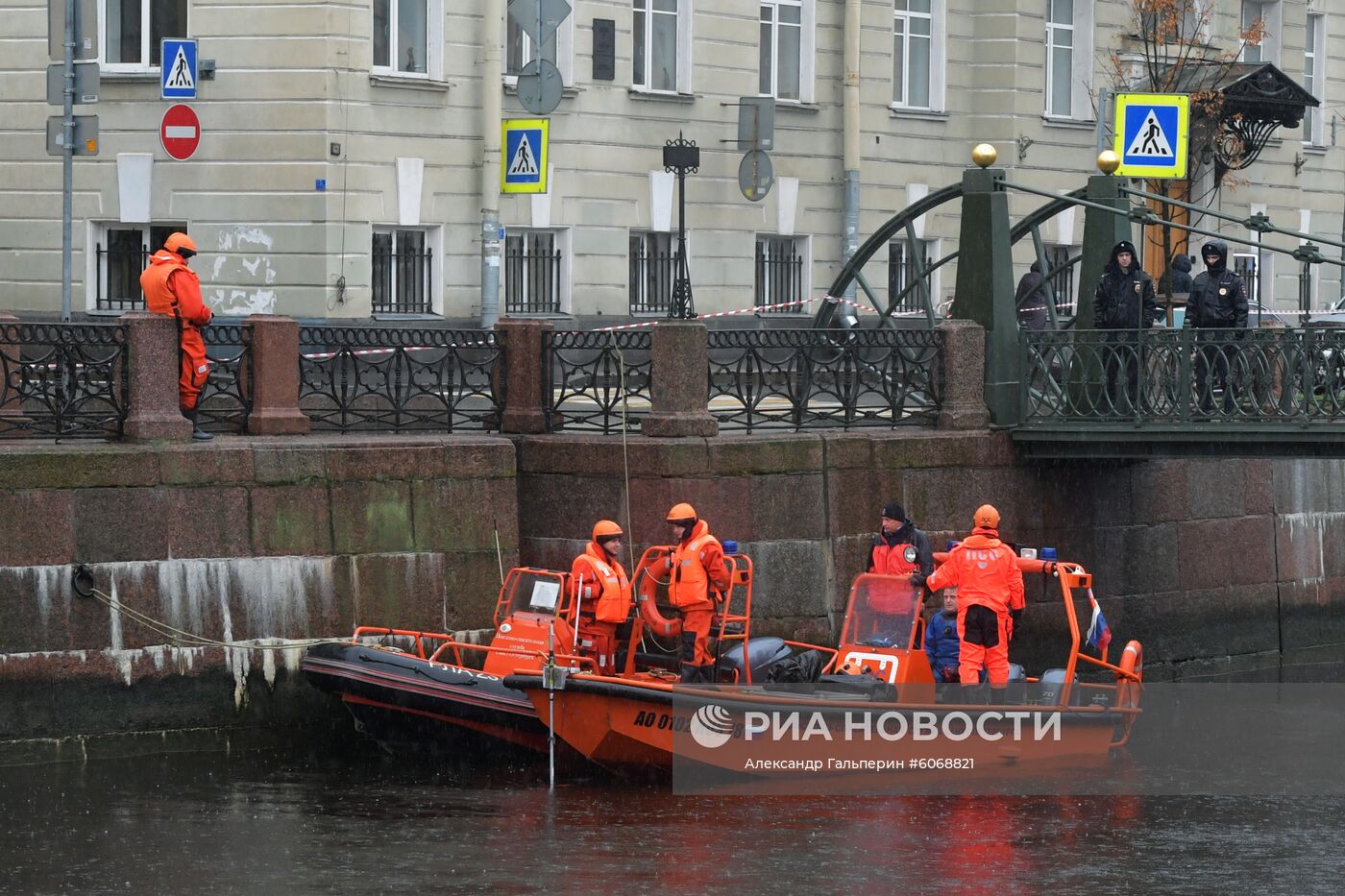 Следственные действия на реке Мойке в Санкт-Петербурге