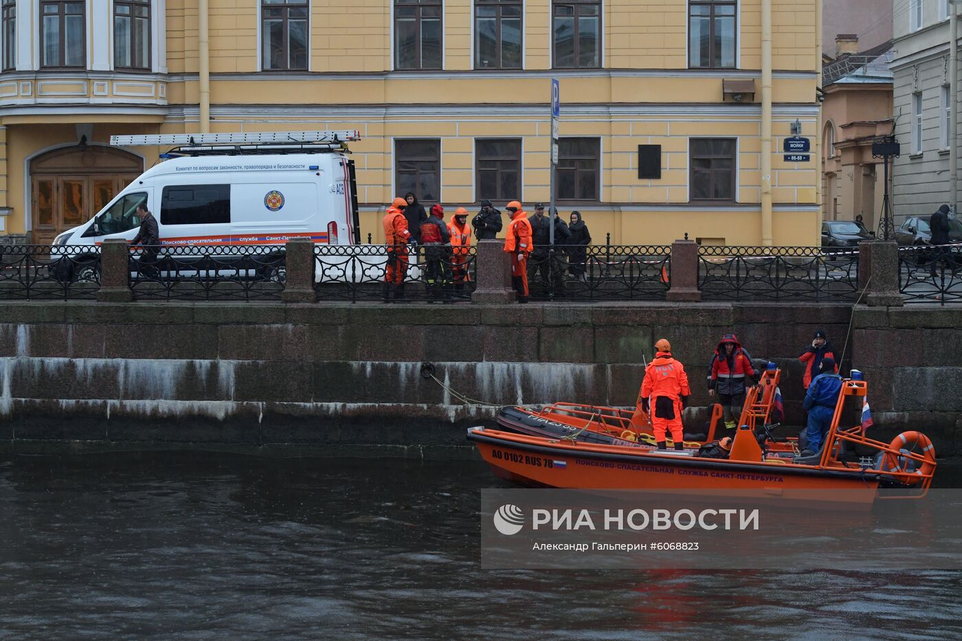 Следственные действия на реке Мойке в Санкт-Петербурге