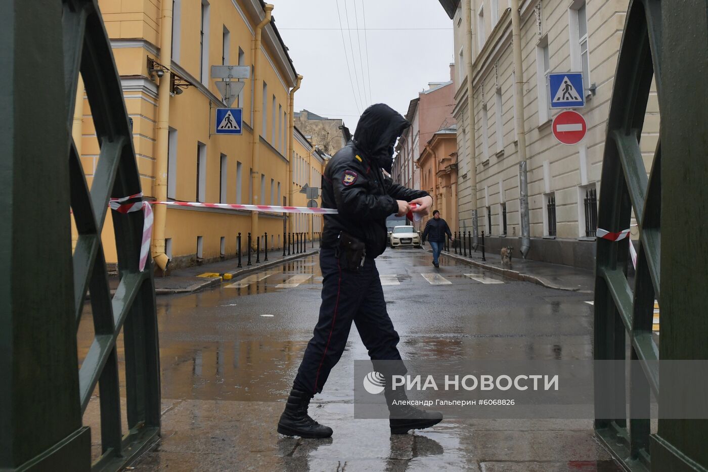 Следственные действия на реке Мойке в Санкт-Петербурге