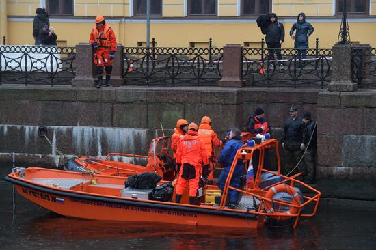 Следственные действия на реке Мойке в Санкт-Петербурге