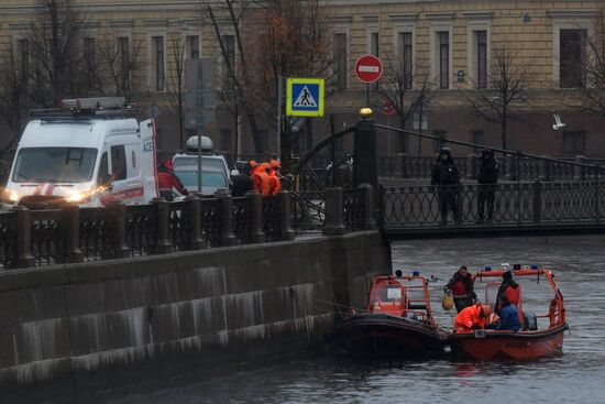 Следственные действия на реке Мойке в Санкт-Петербурге