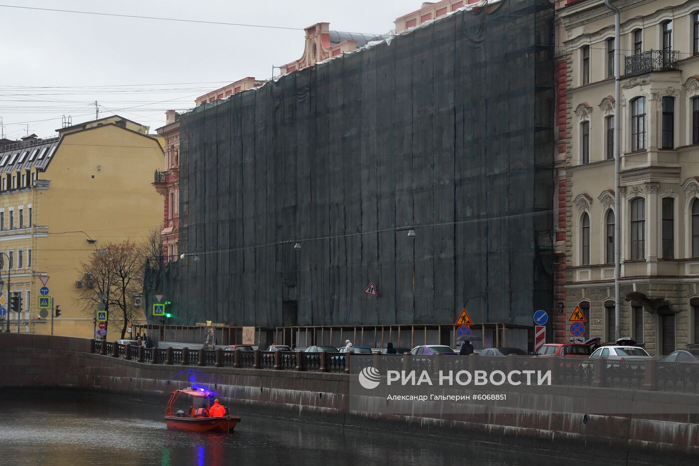 Следственные действия на реке Мойке в Санкт-Петербурге