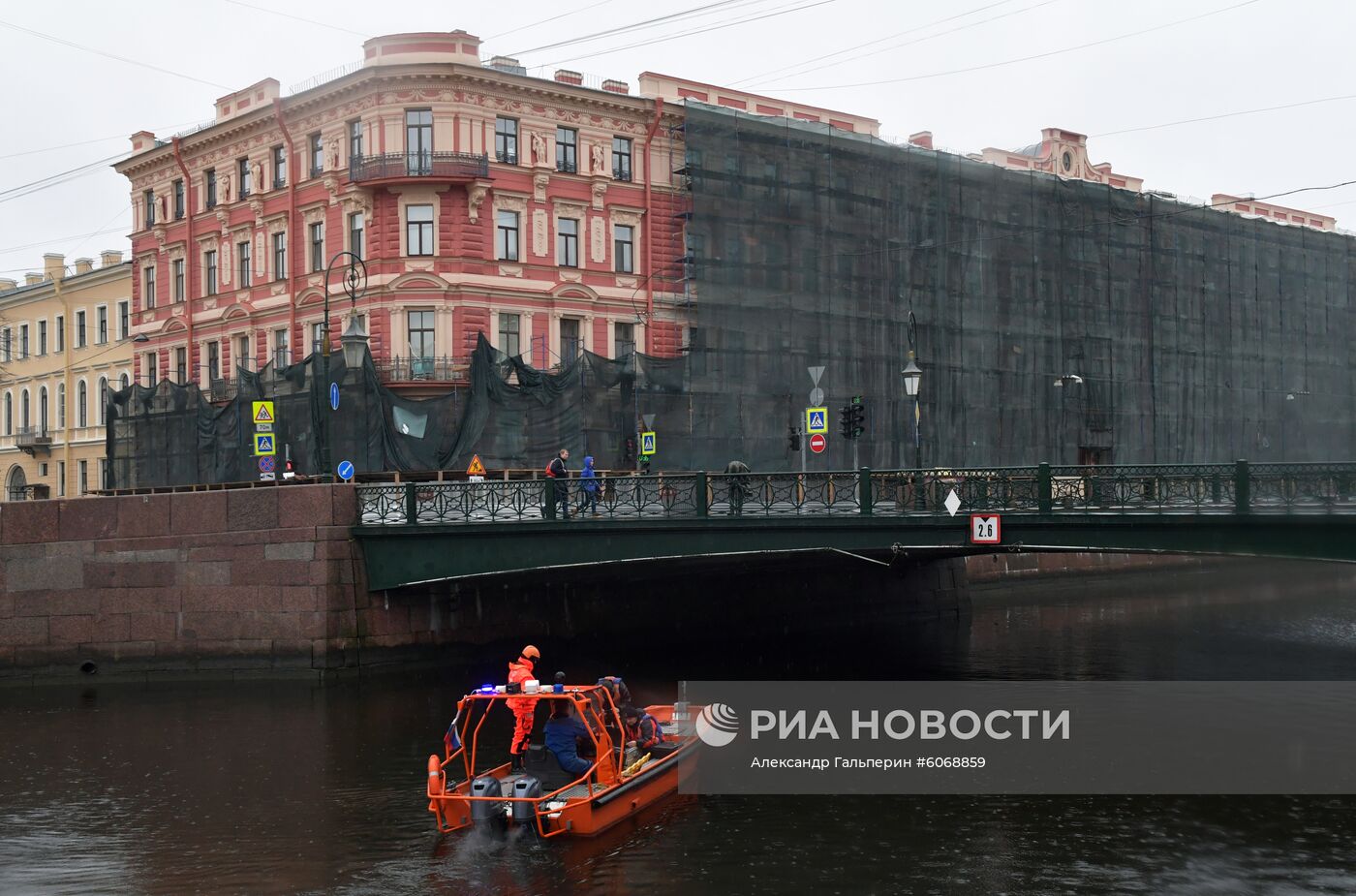 Следственные действия на реке Мойке в Санкт-Петербурге