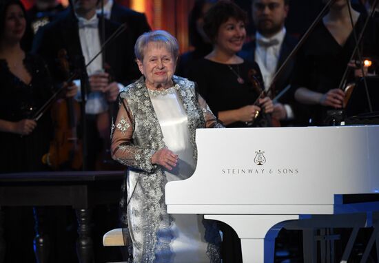 Юбилейный вечер А. Пахмутовой