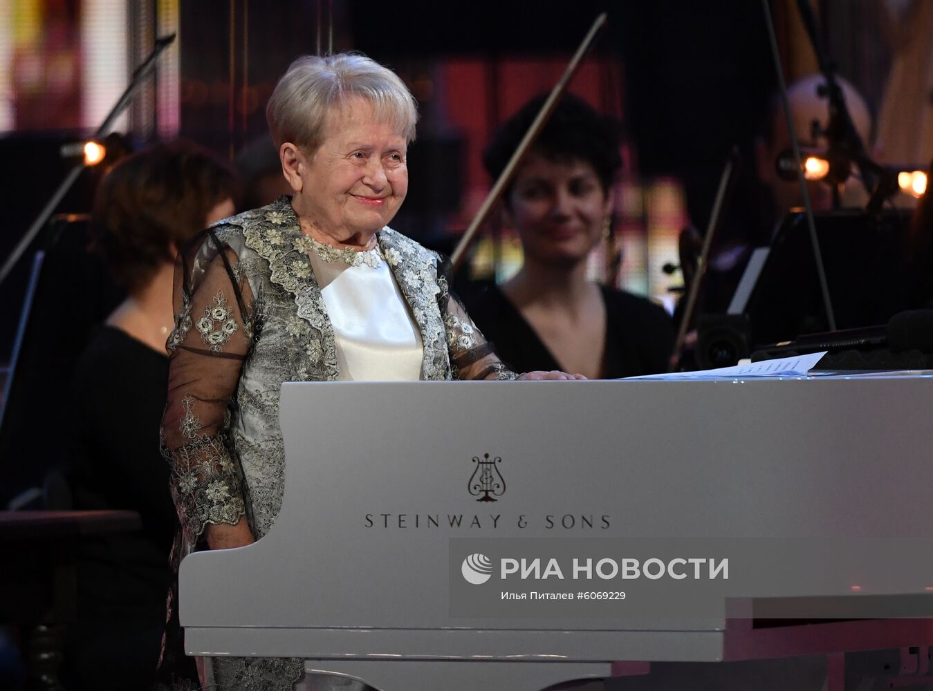 Юбилейный вечер А. Пахмутовой