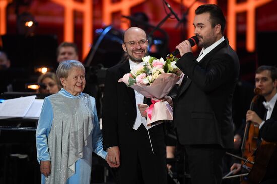 Юбилейный вечер А. Пахмутовой