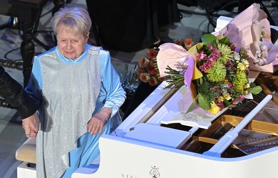 Юбилейный вечер А. Пахмутовой