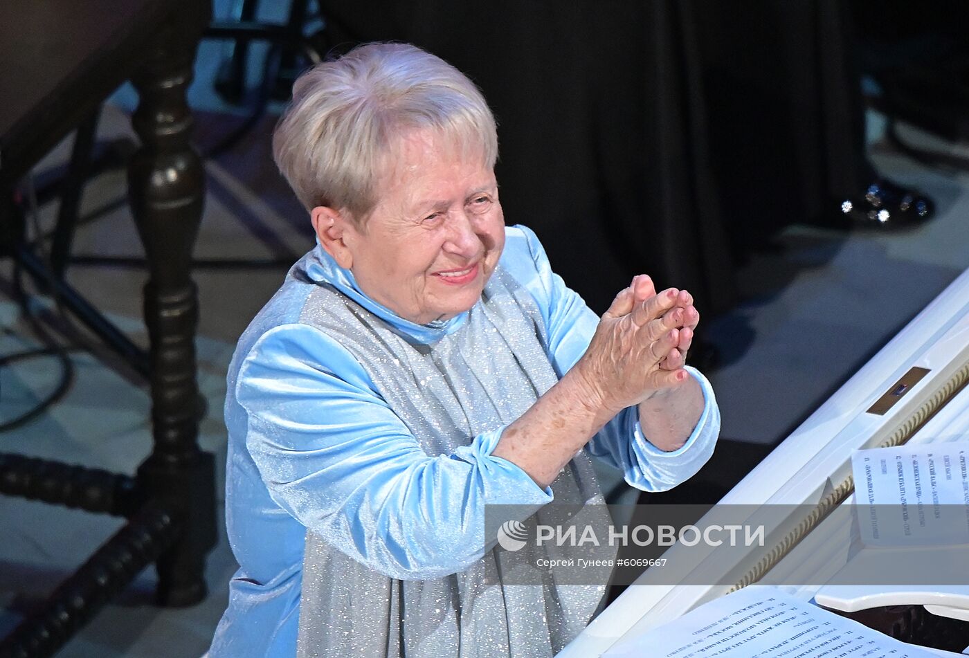 Юбилейный вечер А. Пахмутовой