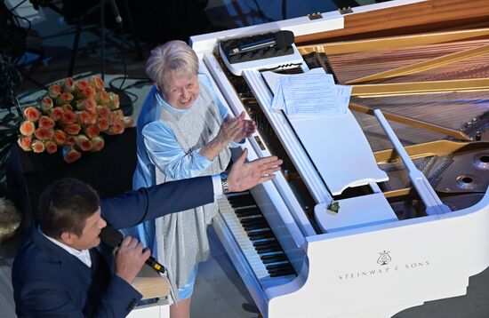 Юбилейный вечер А. Пахмутовой