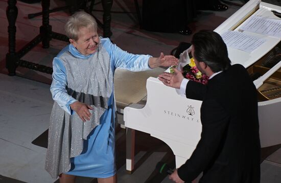 Юбилейный вечер А. Пахмутовой