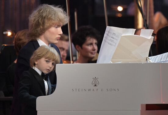 Юбилейный вечер А. Пахмутовой