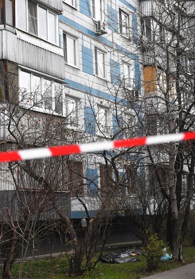 Ситуация на месте гибели женщины и ребенка в Москве
