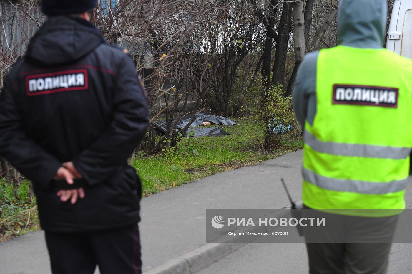 Ситуация на месте гибели женщины и ребенка в Москве