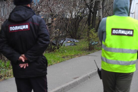 Ситуация на месте гибели женщины и ребенка в Москве