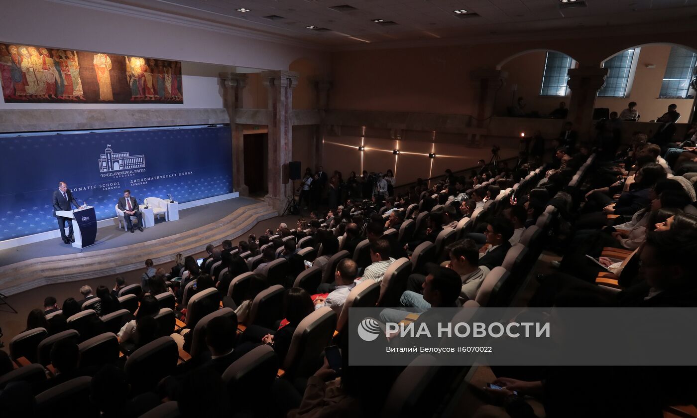 Визит главы МИД РФ С. Лаврова в Ереван 