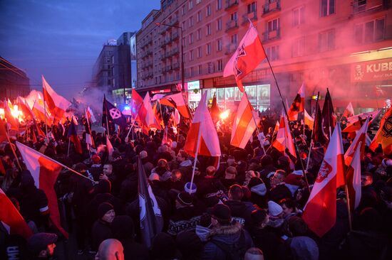 Марш в Варшаве в честь Дня независимости Польши