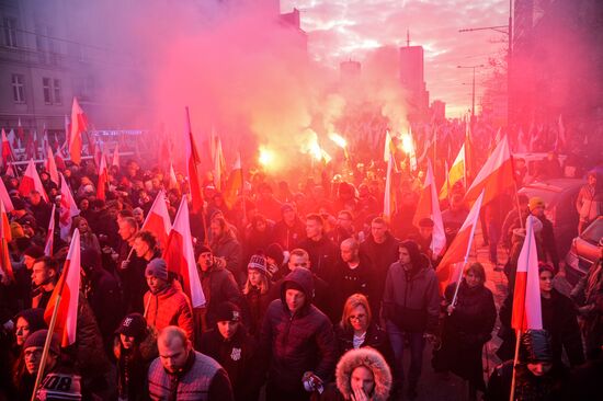 Марш в Варшаве в честь Дня независимости Польши