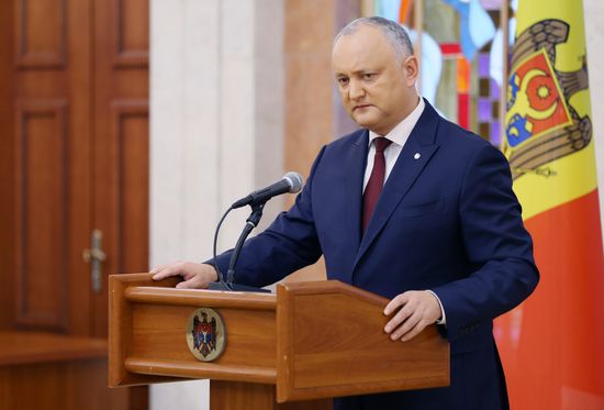 Парламент Молдавии отправил в отставку правительство М. Санду