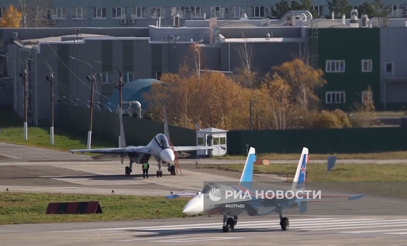 Пилотажная группа "Русские витязи" получила новые истребители Су-35С