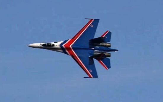 Пилотажная группа "Русские витязи" получила новые истребители Су-35С
