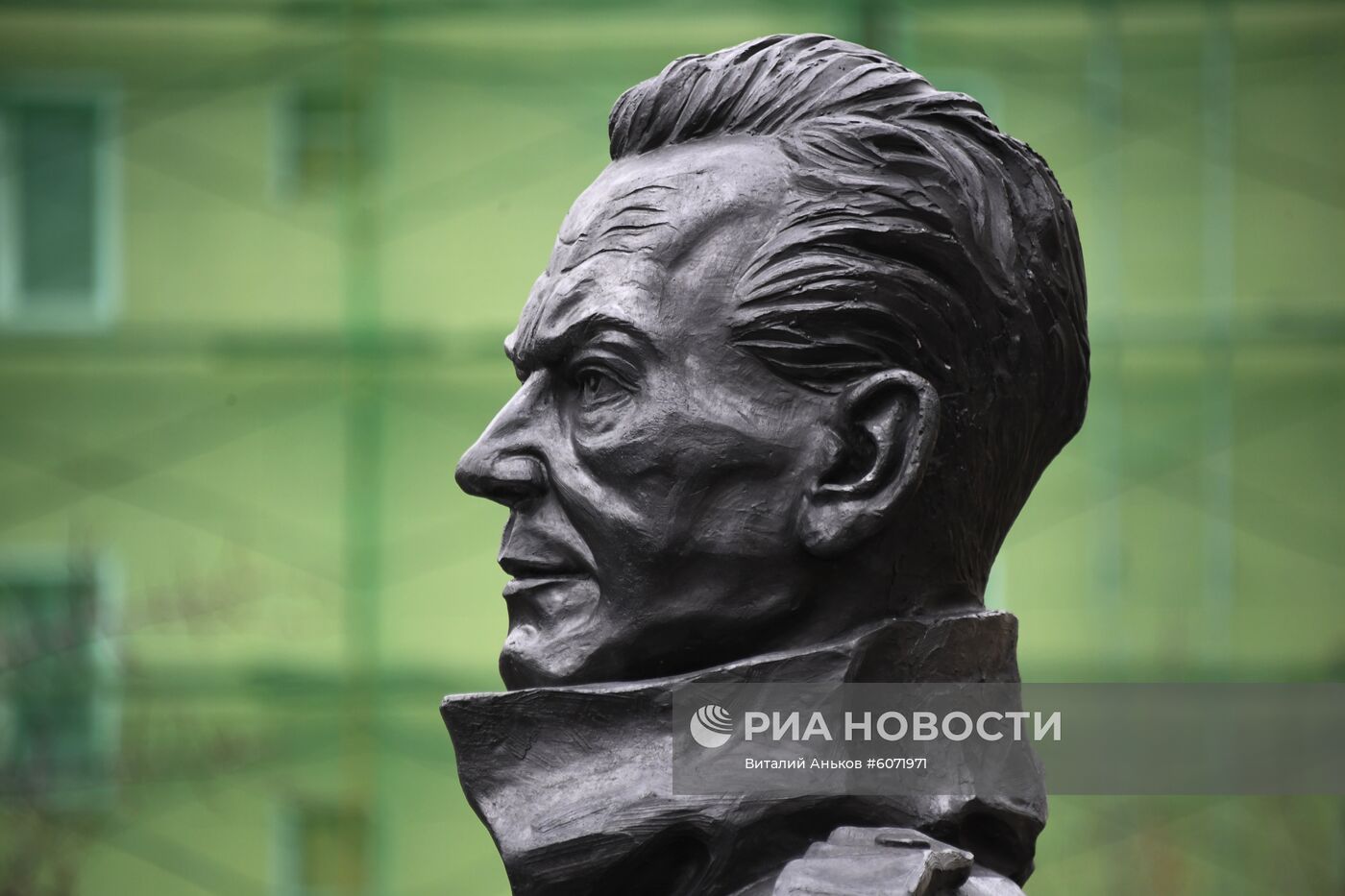 Памятник Рихарду Зорге во Владивостоке