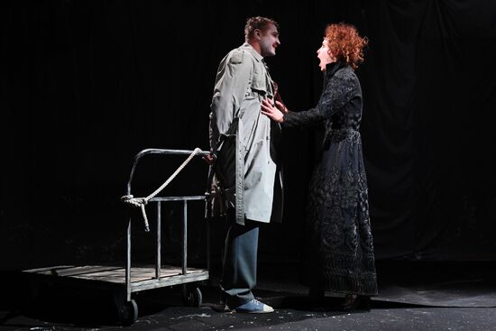 Спектакль "Светит, да не греет" в театре им. М. Н. Ермоловой