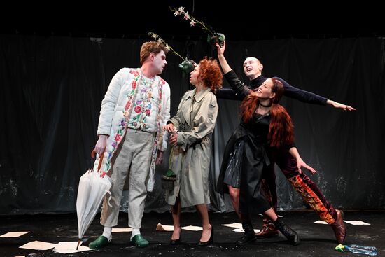 Спектакль "Светит, да не греет" в театре им. М. Н. Ермоловой