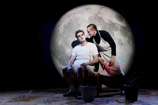 Спектакль "Светит, да не греет" в театре им. М. Н. Ермоловой