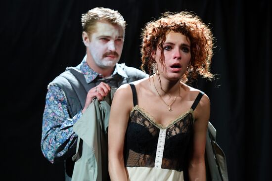 Спектакль "Светит, да не греет" в театре им. М. Н. Ермоловой