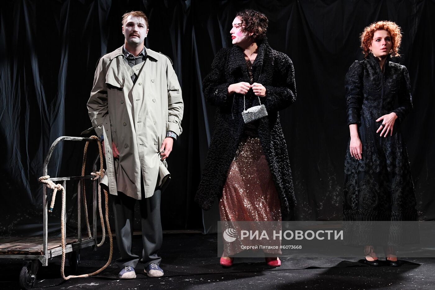 Спектакль "Светит, да не греет" в театре им. М. Н. Ермоловой