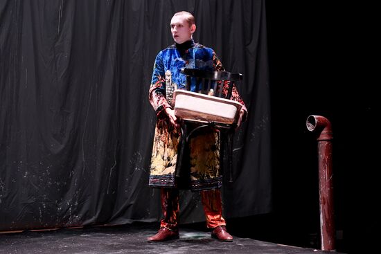 Спектакль "Светит, да не греет" в театре им. М. Н. Ермоловой