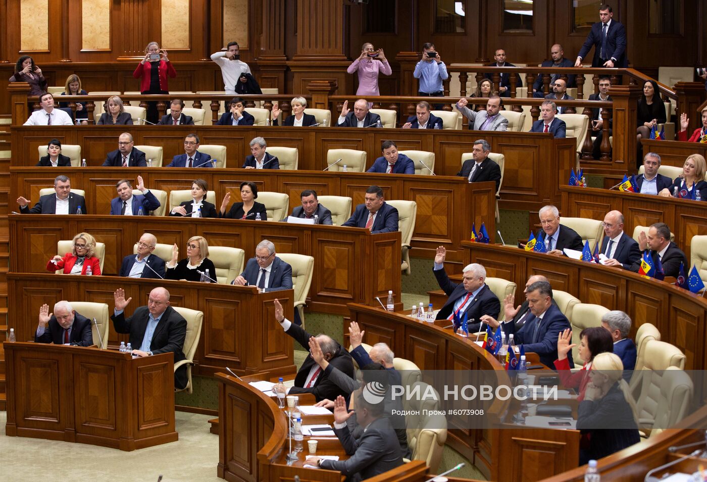 Новое правительство Молдавии приступило к своим обязанностям