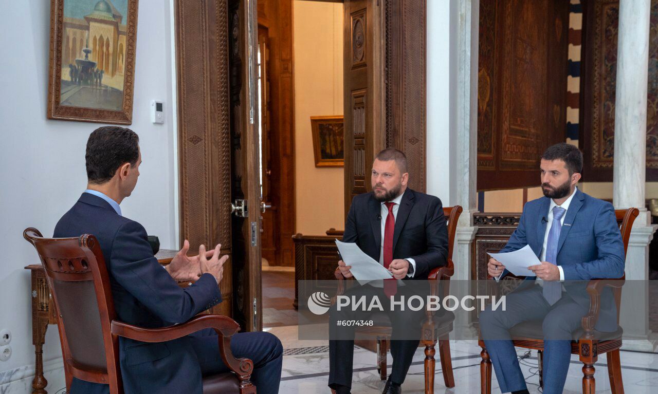 Президент Сирии Башар Асад дал интервью РИА Новости и телеканалу "Россия 24"